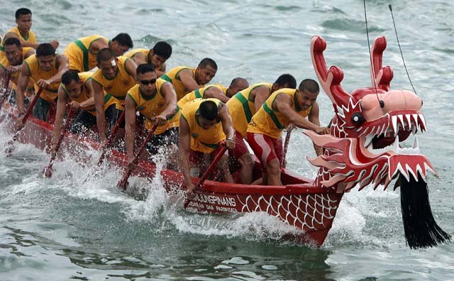 dragon boat training lake sunrise